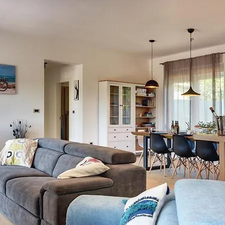 Senorita Villa
