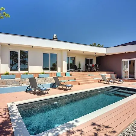 Senorita Villa *